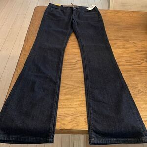 YUMMIE BLUE JEANS.  STYLE JY7001.  NEW
